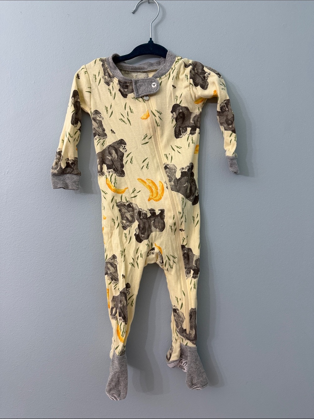 Burt's Bees Baby yellow Footed infant pajamas gorilla and bananas 3-6m